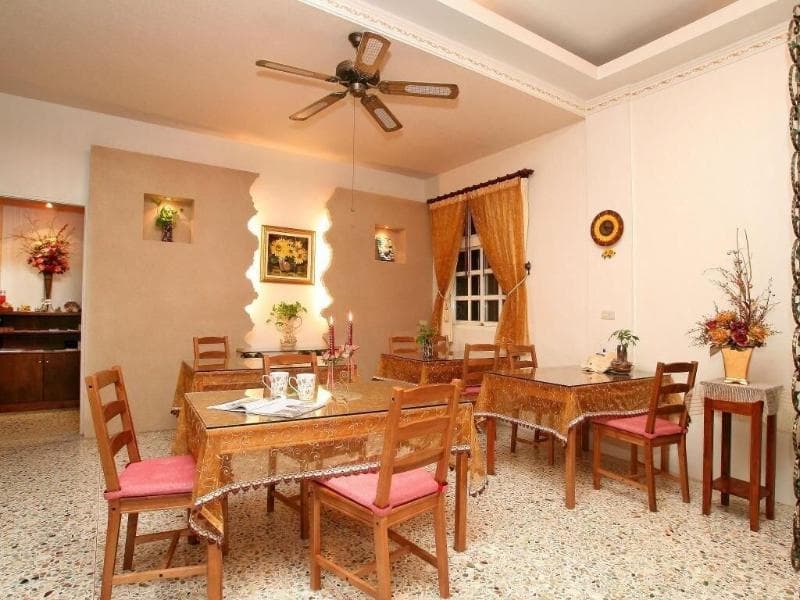 Sweetheart House 5