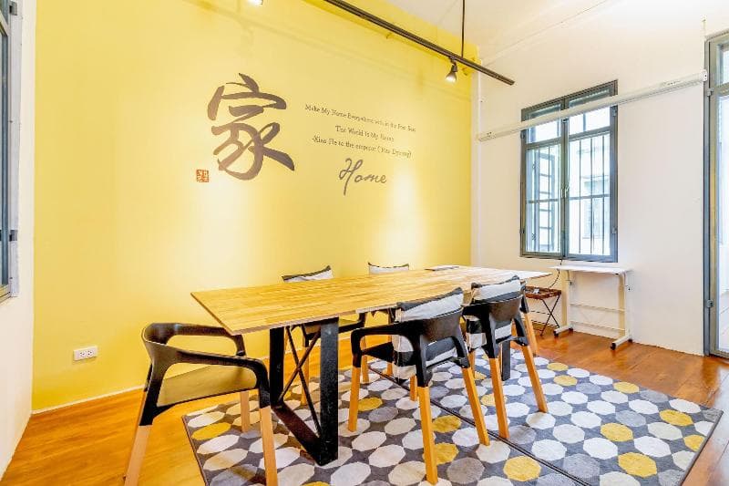 Lyns Home Boutique Hostel main