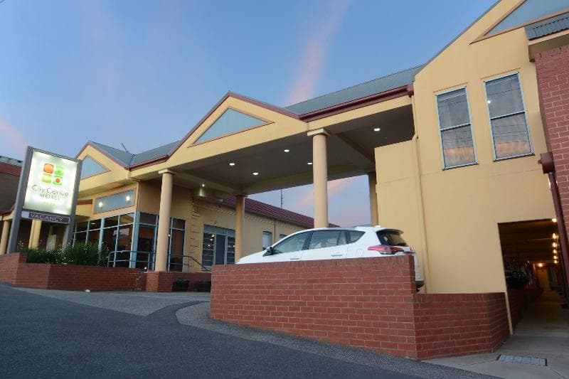 City Centre Motel 4