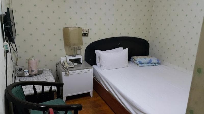 Awesome Hotel 4