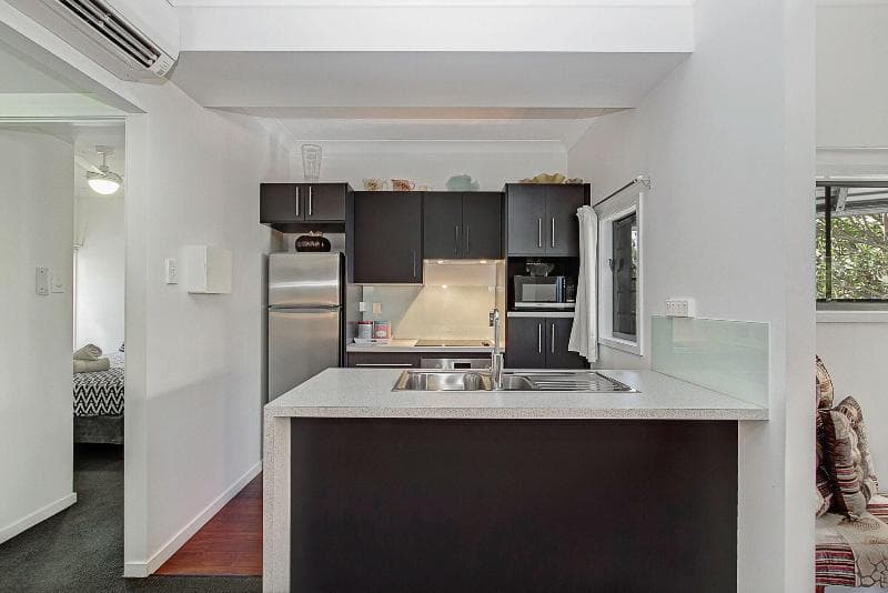 Executive Properties In North Ward Townsville And On Magnetic Island photo 1