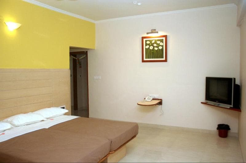 Hotel Raviraj 5