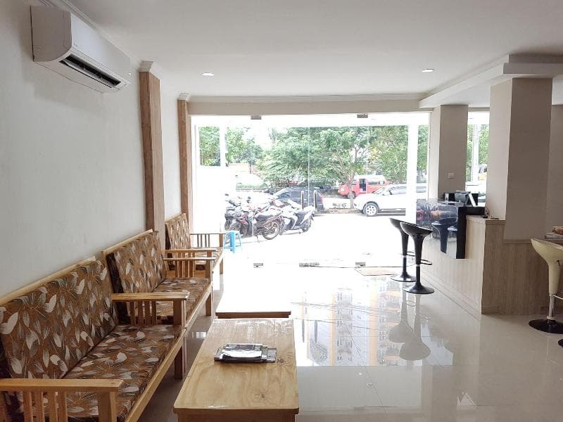 Ethan Hotel 3