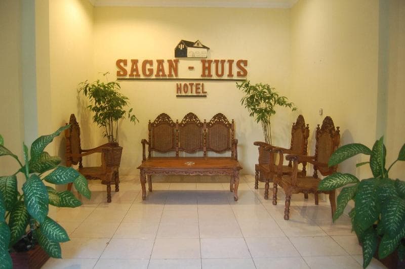 Sagan Huis Hotel & Coffee Shop 4