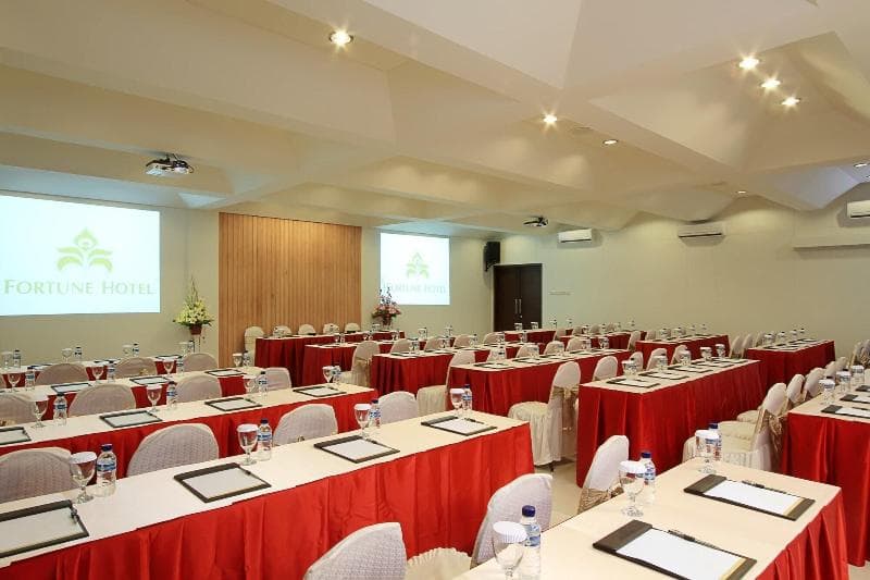 Maesa Hotel main