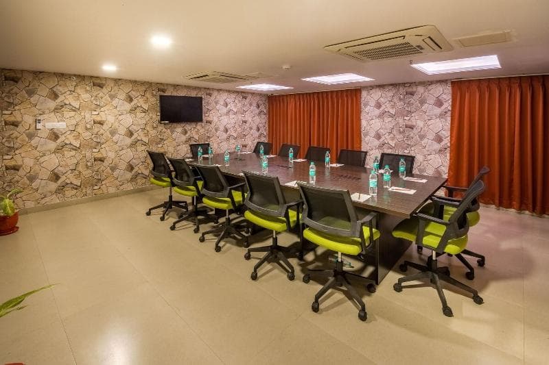 Mantris Hotel main