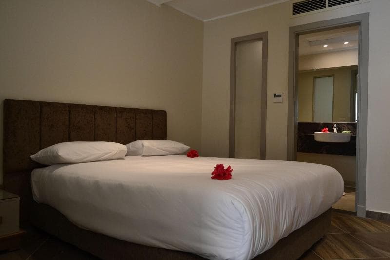 Rivoli Suites 4