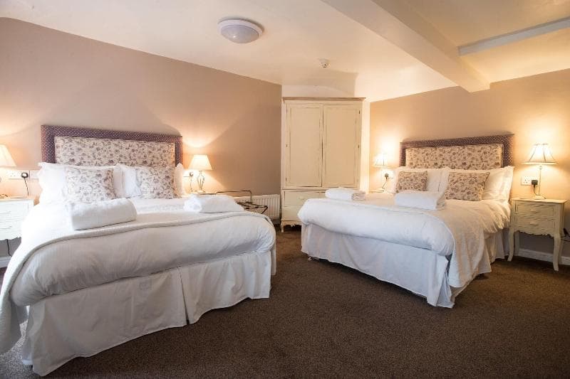 The Old Fourpenny Shop Hotel 4