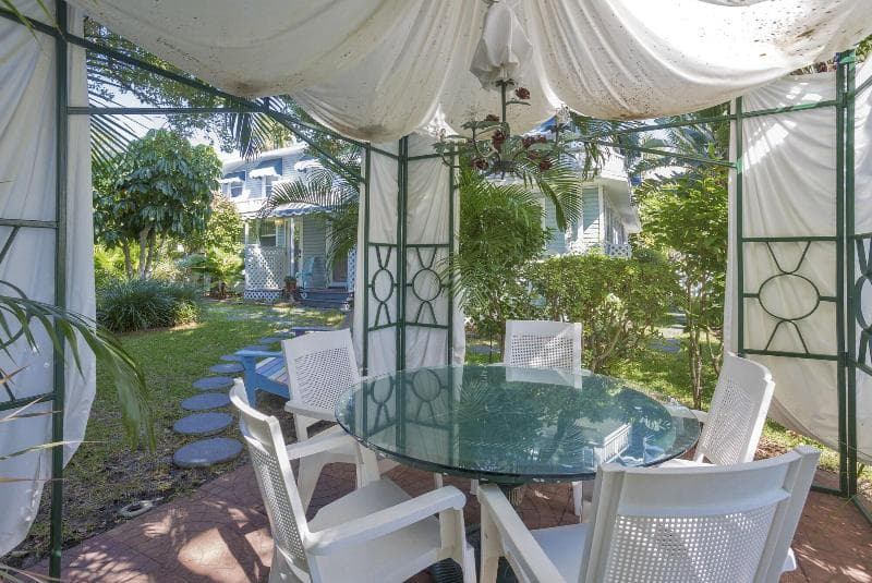 Meranova Guest Inn 2