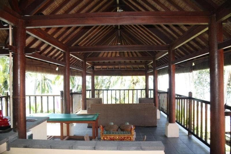 Villa Matanai main