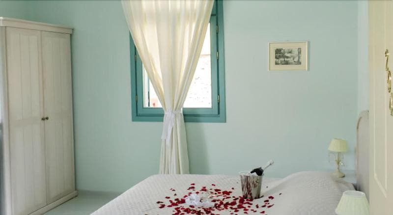 999 Luxury Hotel main