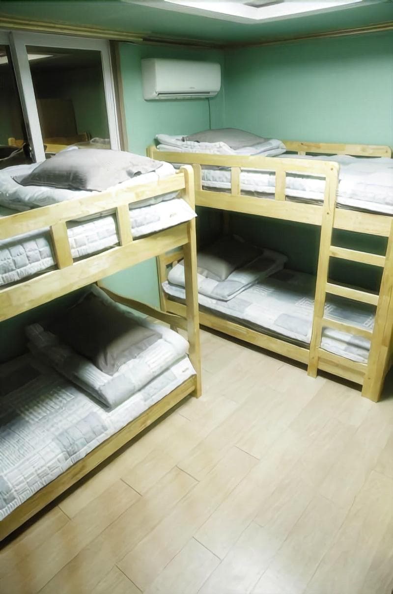 Moiri Guesthouse - Hostel photo 1