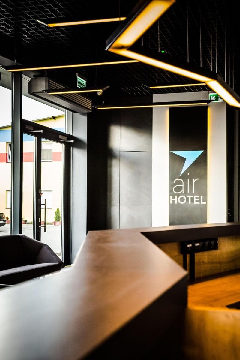 Air Hotel 5