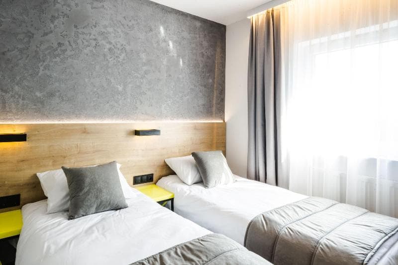 Air Hotel 4