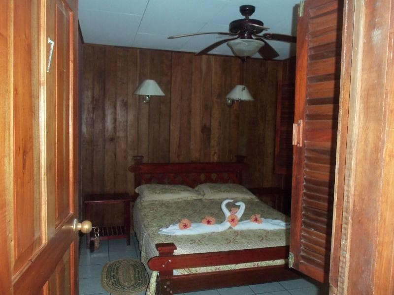 Miss Junies Lodge 3
