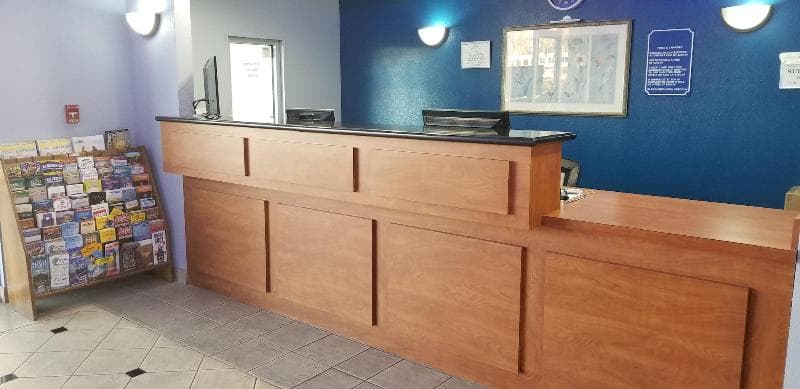 Homebridge Inn And Suites 4