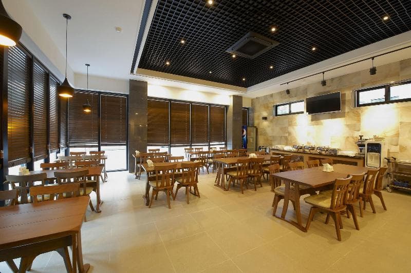 Hotel B main