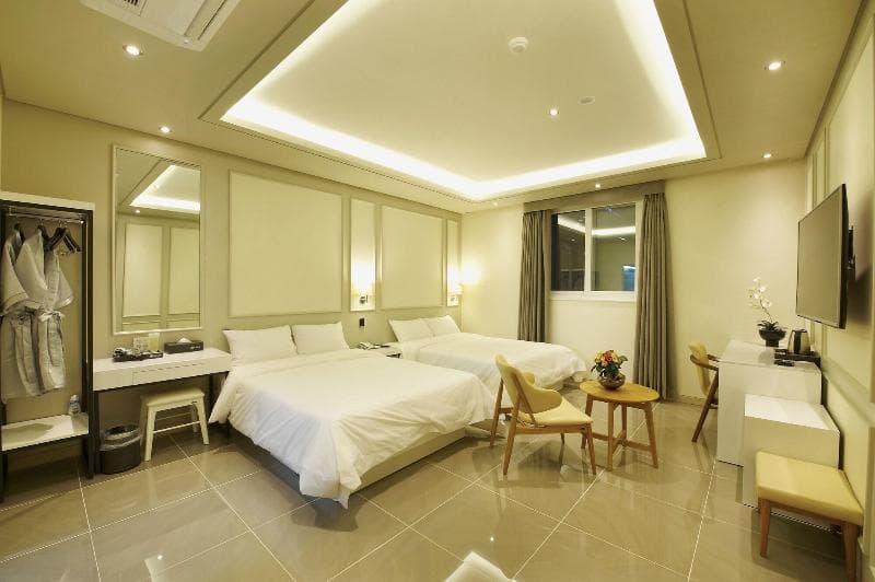 Hotel B 2