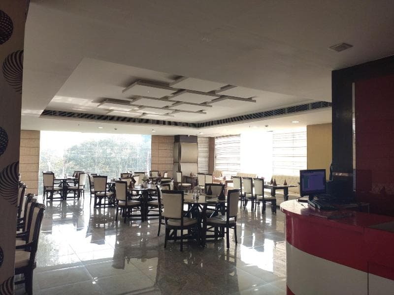 Oyo 3760 Hotel Elysee 3