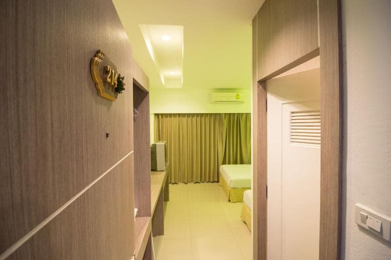 Jumbo House 4