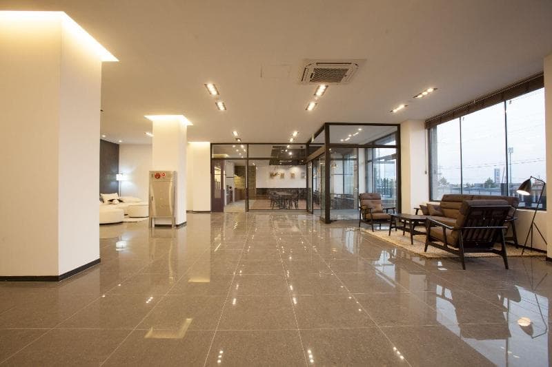 Hotel Two-Y 4