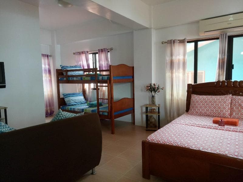 Smallfry's Beach Resort 4