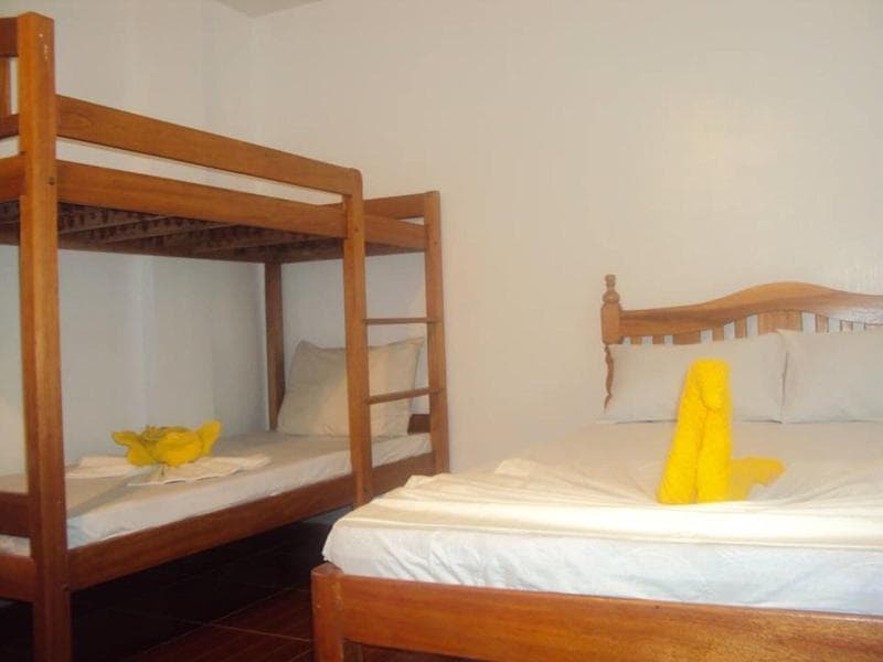 P Gomez Pension 5