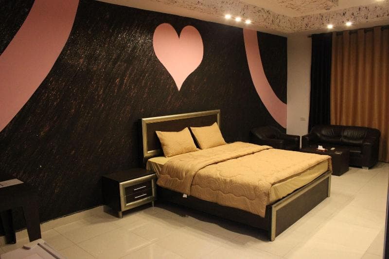 Sara Crown Hotel 4