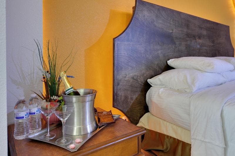 Romantic Inn Suites 2