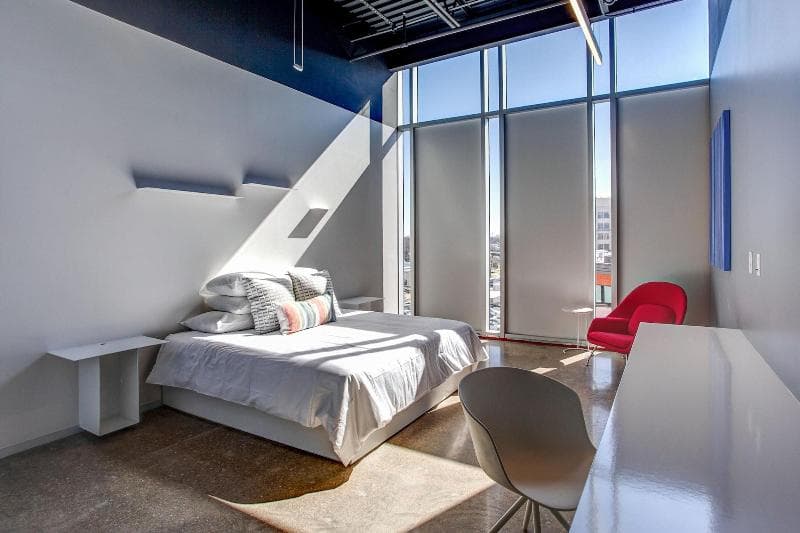 Hotel Revel main