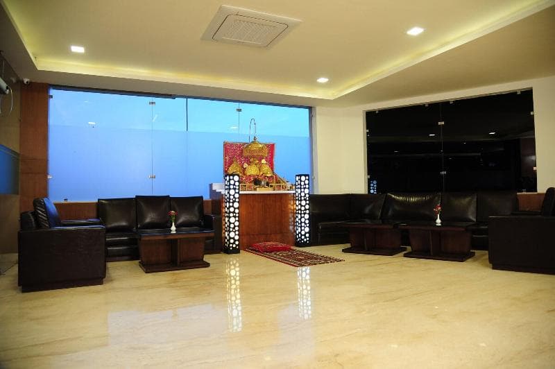 The Grand Sharan main