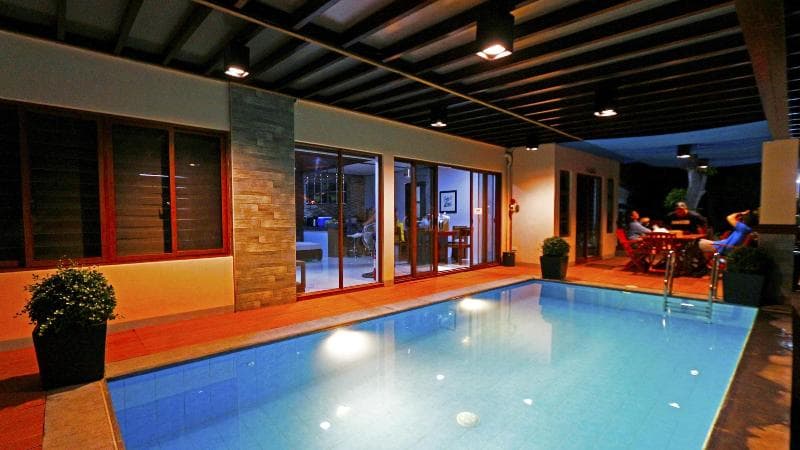Noni's Resort main
