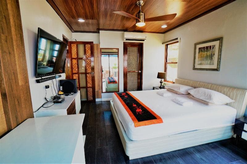 Noni's Resort 3