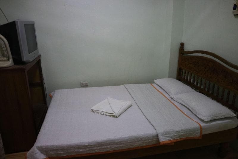 Miles Eyc Pension House main