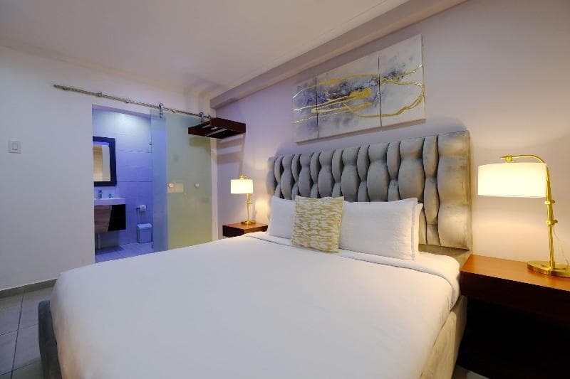 City Hotel 3