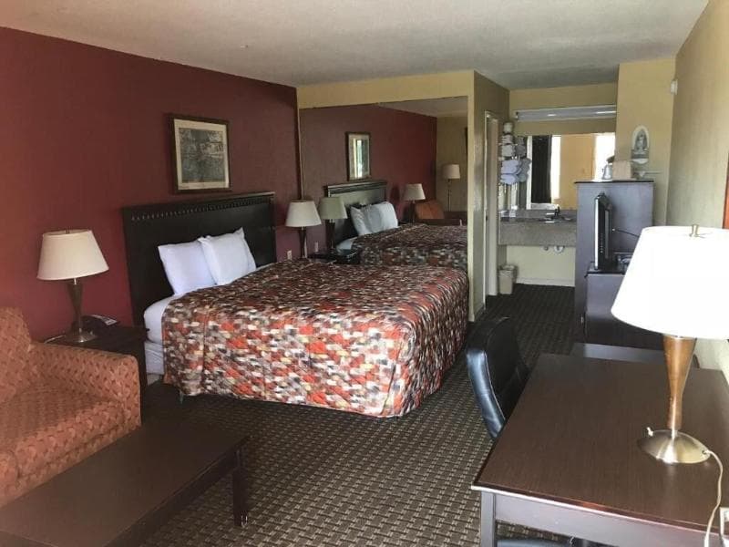 Royal Inn 3