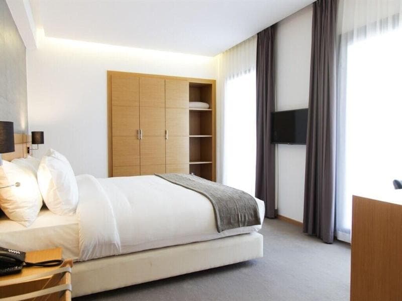 Smarts Hotel 4