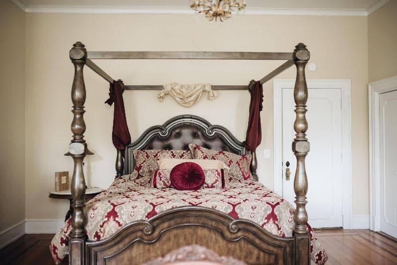 1912 Bed And Breakfast 3