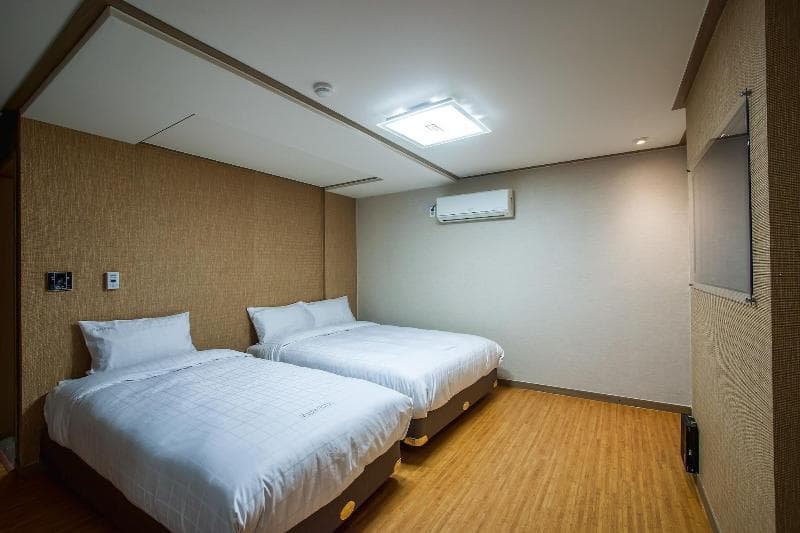 Hotel Maple main