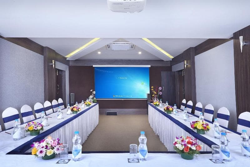 Arna Hotel main