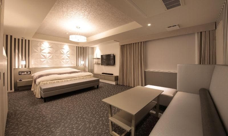 N Hotel main