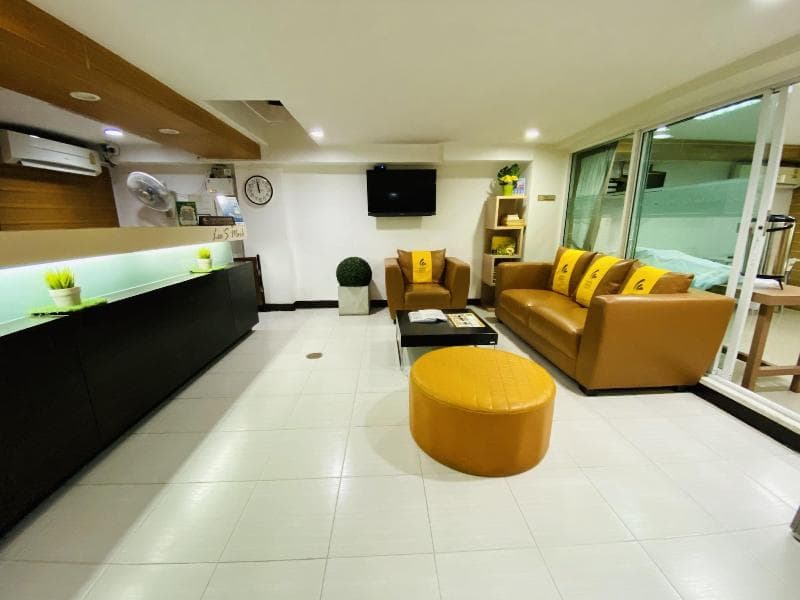 Lee's Mark Residence main