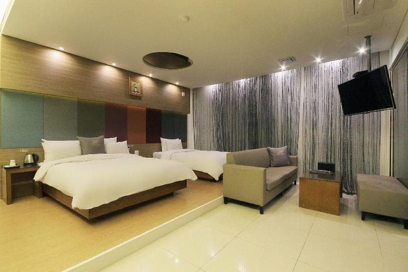H Drive Hotel (Adults Only) main
