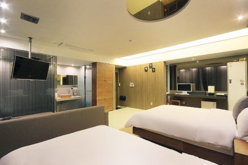 H Drive Hotel (Adults Only) 5