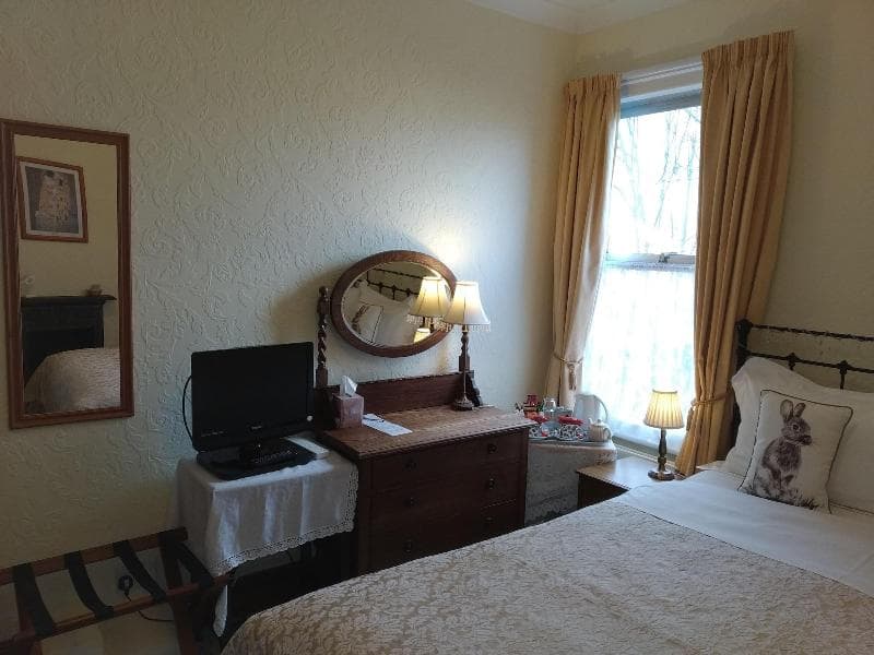 Anton Guest House Bed And Breakfast 4