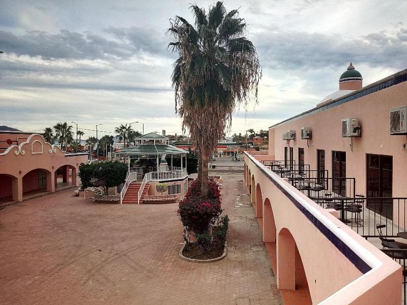 Los Jitos Hotel & Suites 4