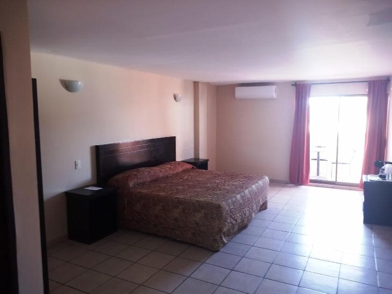 Los Jitos Hotel & Suites 5