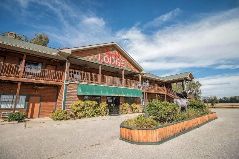 Bullwinkle’S Rustic Motel 5