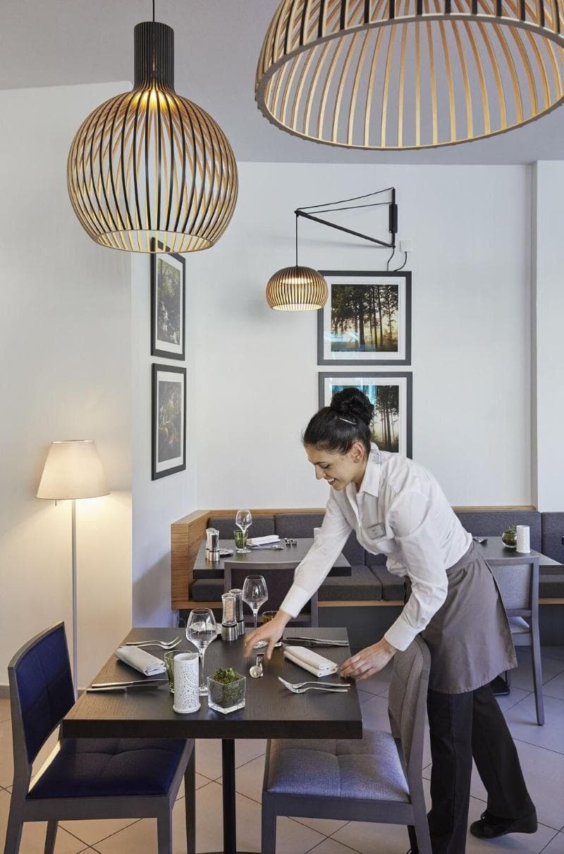 Eau Thermale Avene L'hotel 4