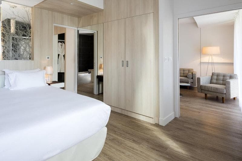 Eau Thermale Avene L'hotel 5